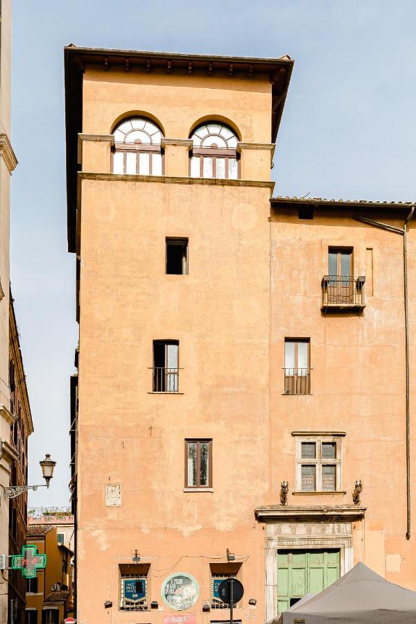 Torre Capranica Roma